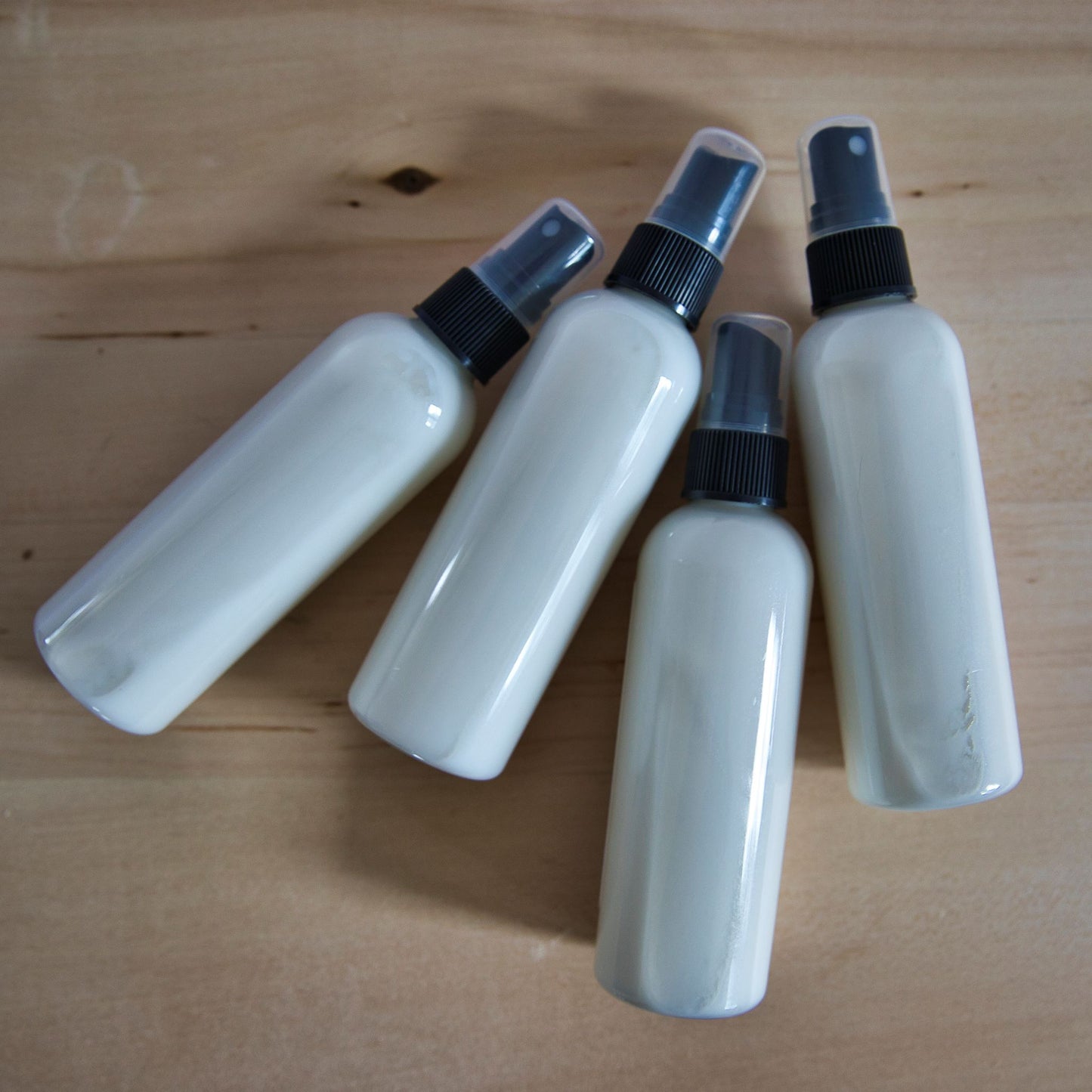Black Violet And Saffron Spray Lotion
