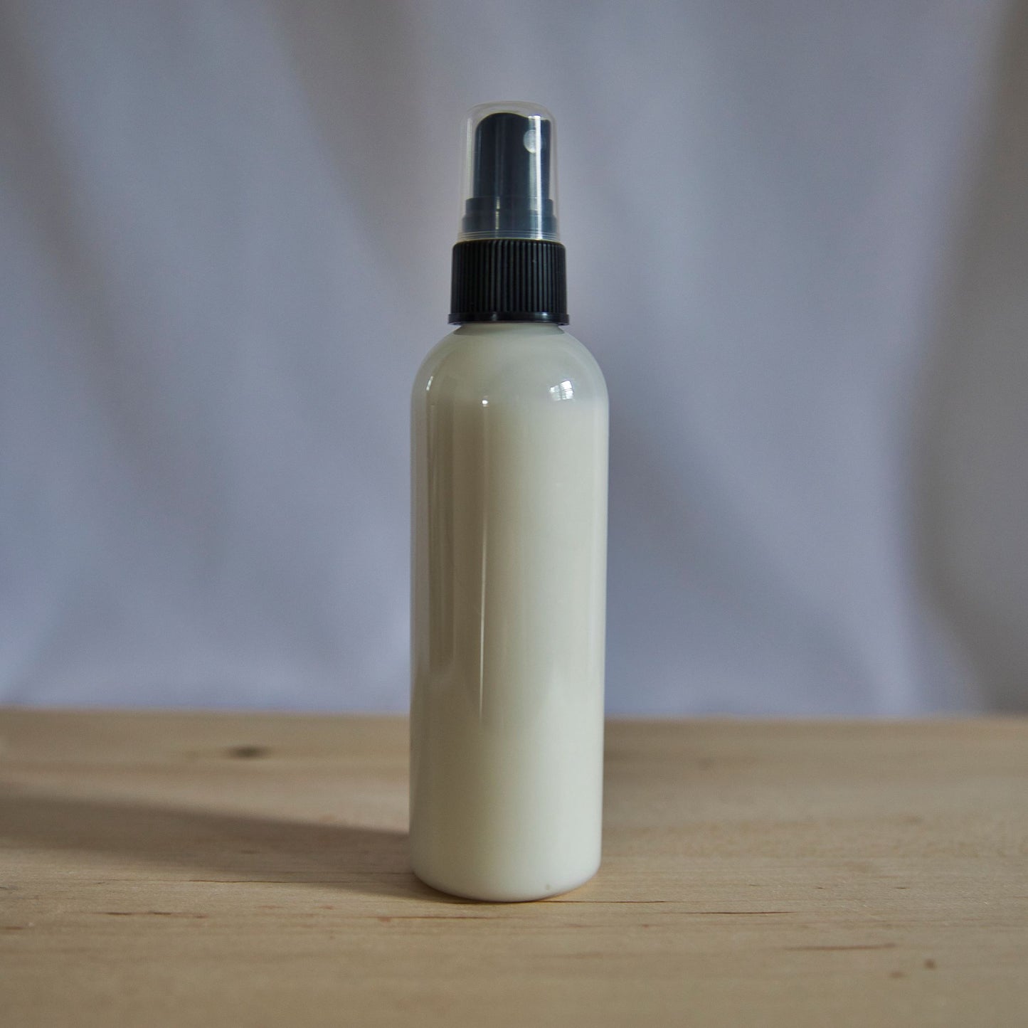 Black Violet And Saffron Spray Lotion