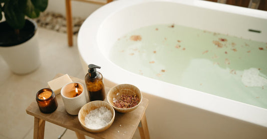 How to Use Wax Melts to Elevate a Clean Home Vibe—Aromas, Tips, and Best Picks